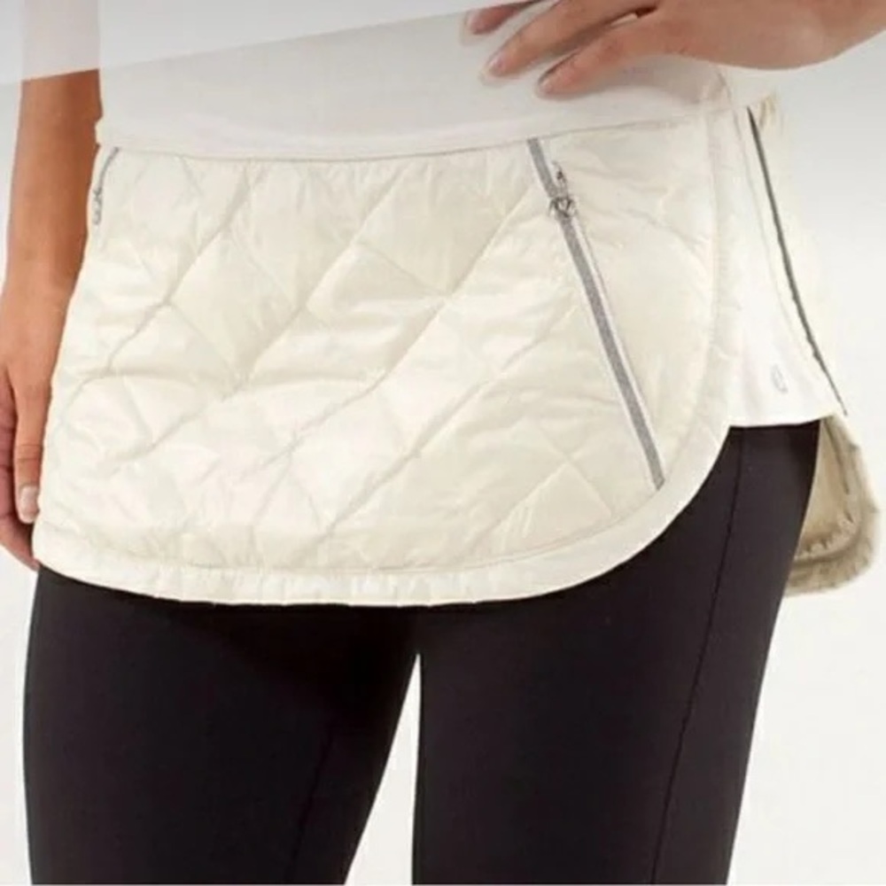 LuLu Lemon White Quilted Skirt with Zipper Pockets *Rare* LuLu sweetcheeks sz.8